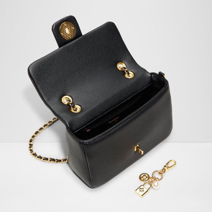 https://cdn.zochil.shop/82c0d795-78b6-4216-a543-5719459d0057_t700.jpg