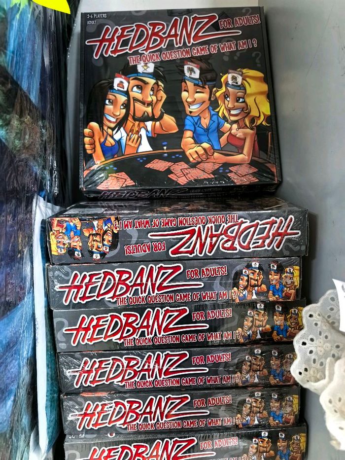 Hedbanz томчуудын тоглоом