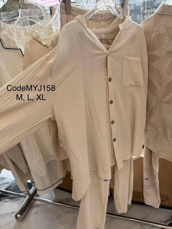 Маалинган даавуун материалтай гэрийн хувцас