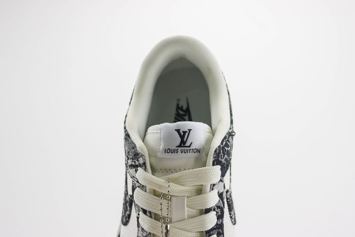 Nike SB Dunk Low x LV 44