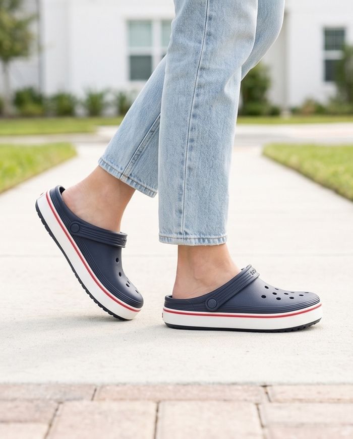 Crocks blue