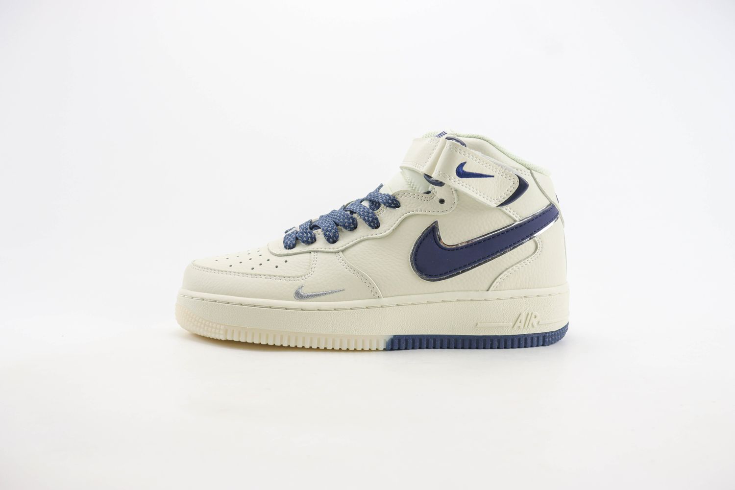 Nike Air Force 1 Mid  x Reigning Champ 03