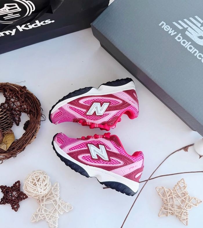 New Balance 204 Pink