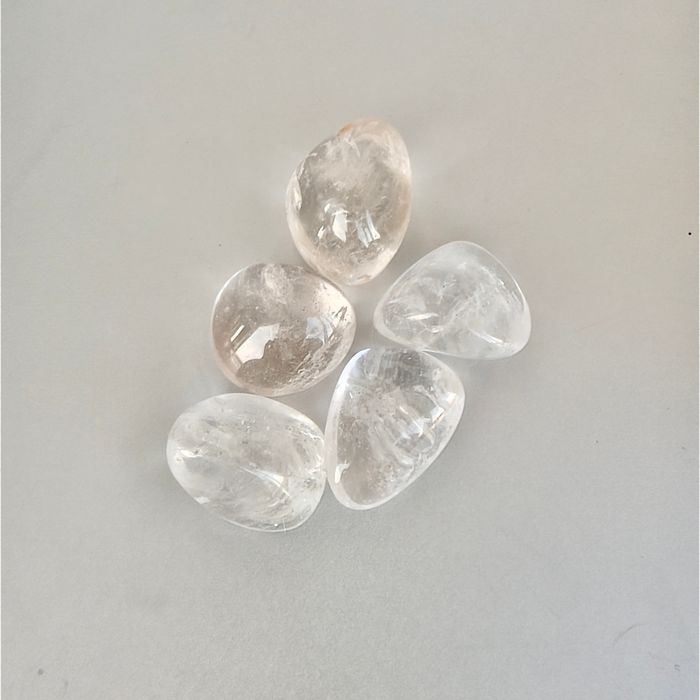 Өнгөлсөн уст болор чулуу