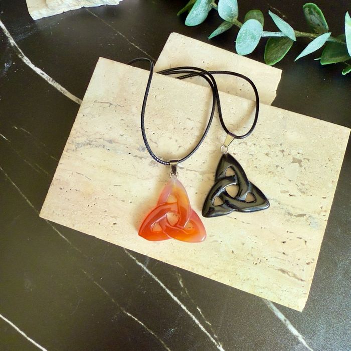 Celtic Knot зүүлт