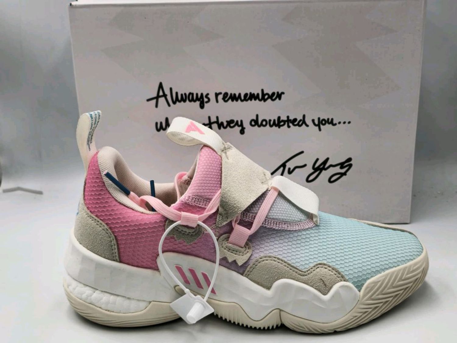 Adidas Trae Young H68998