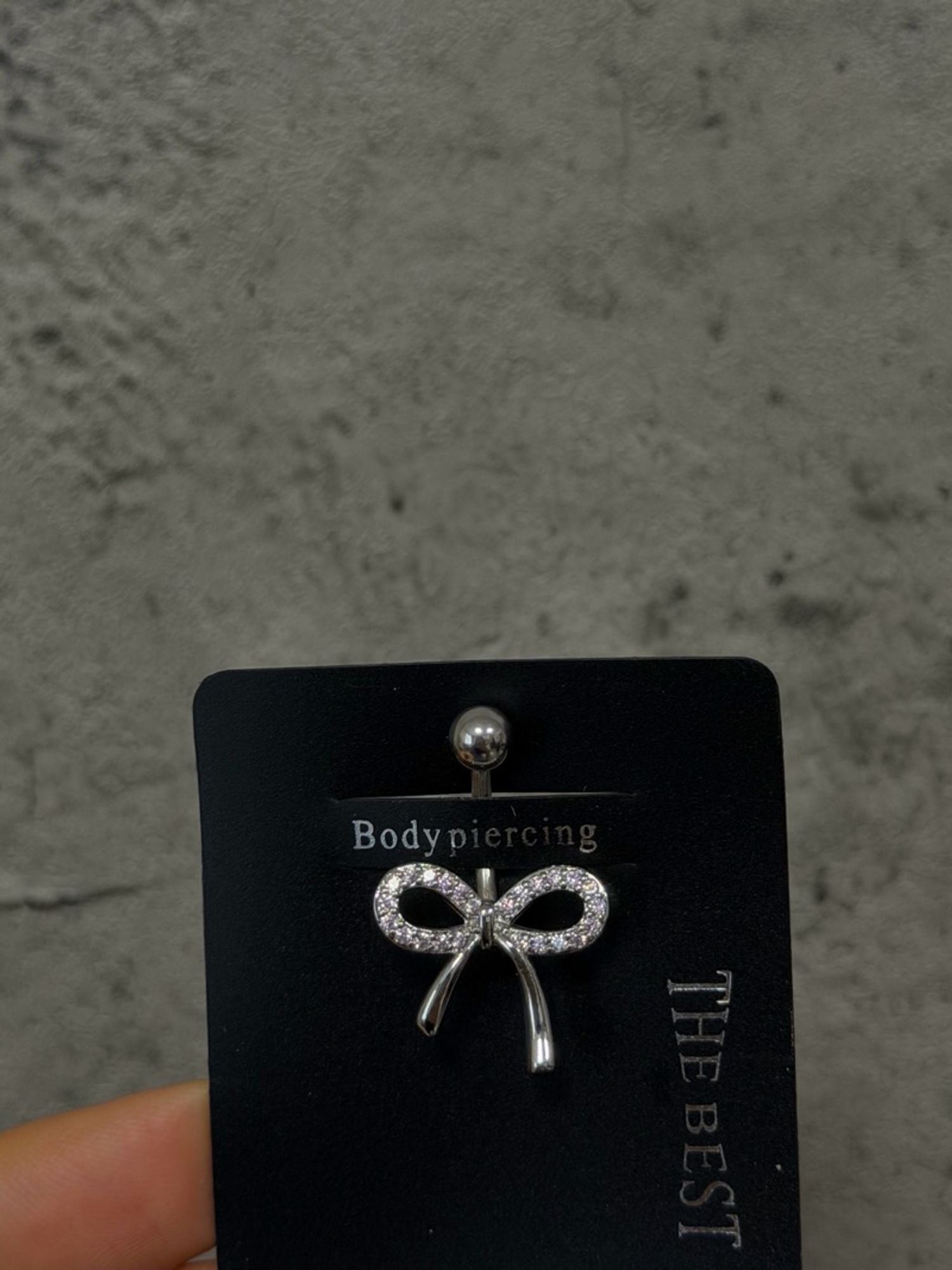 Хүйсний ээмэг 