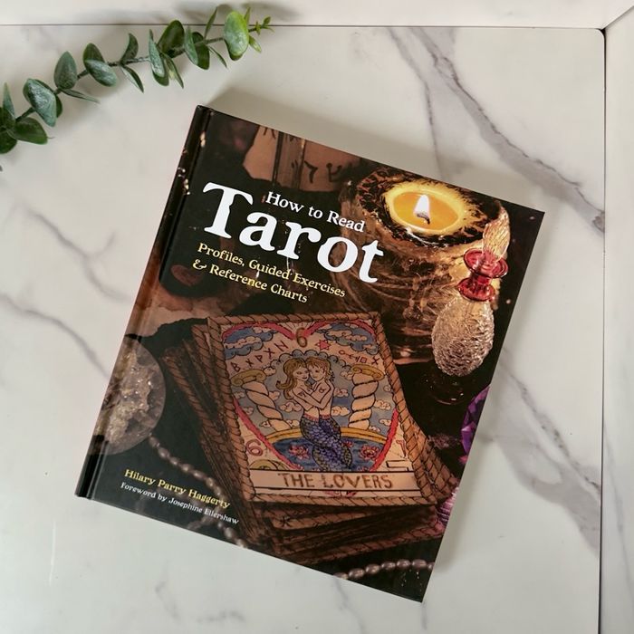 How to Read Tarot ном (Hardcover)