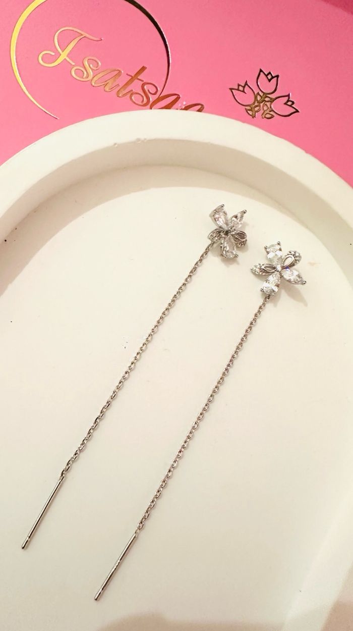 Унждаг ээмэг