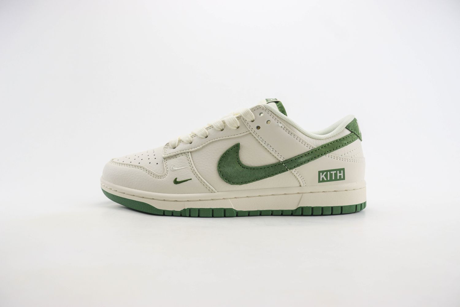 Nike SB Dunk Low x Kith 