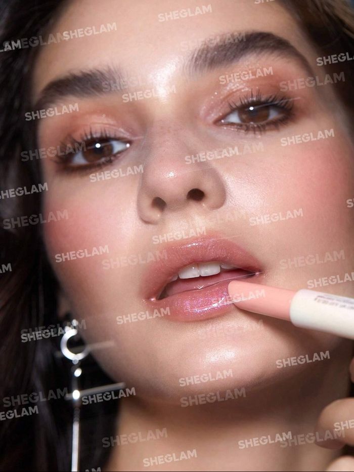 Pout-Perfect Shimmer Lip Plumper 