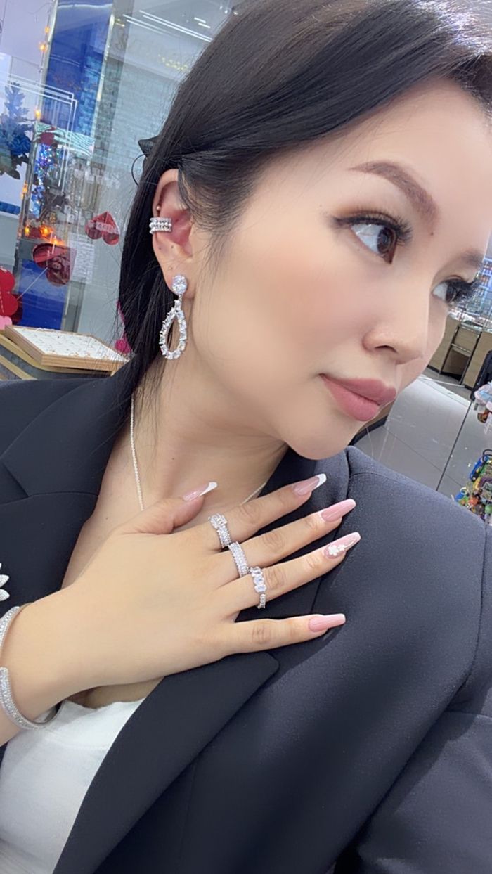 Шигтгээтэй ээмэг