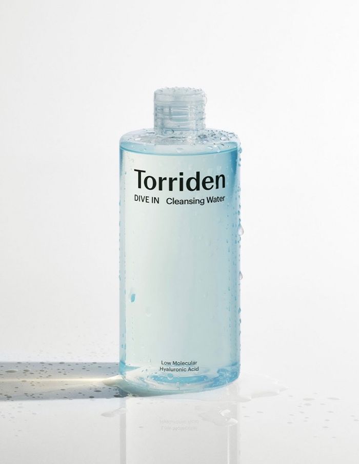 Dive In Cleansing Water