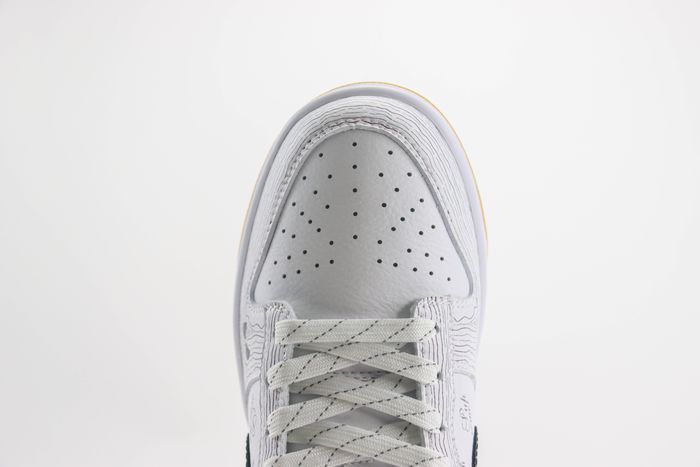 Nike SB Dunk Low x supreme 114