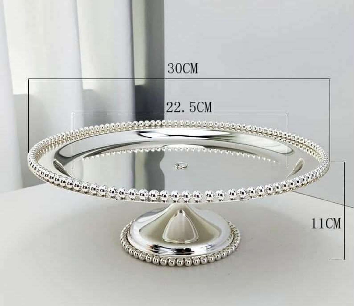 •Идээний таваг намхан хөлтэй.