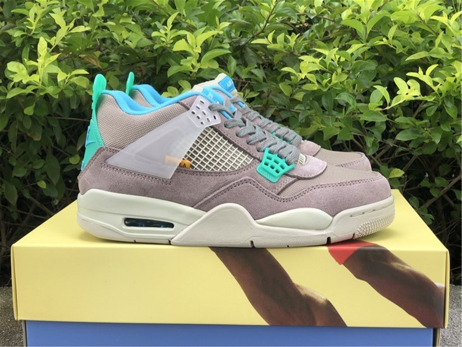 Union LA x Air Jordan 4 ‘’Taupe Haze‘’