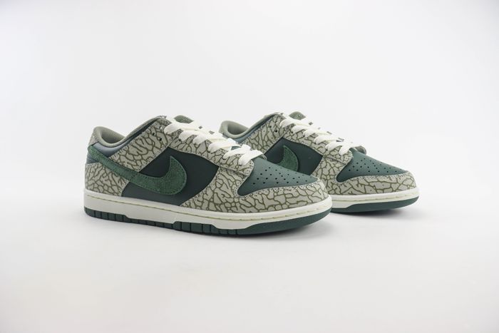 Dunk Low Vintage Green and Dark Stucco