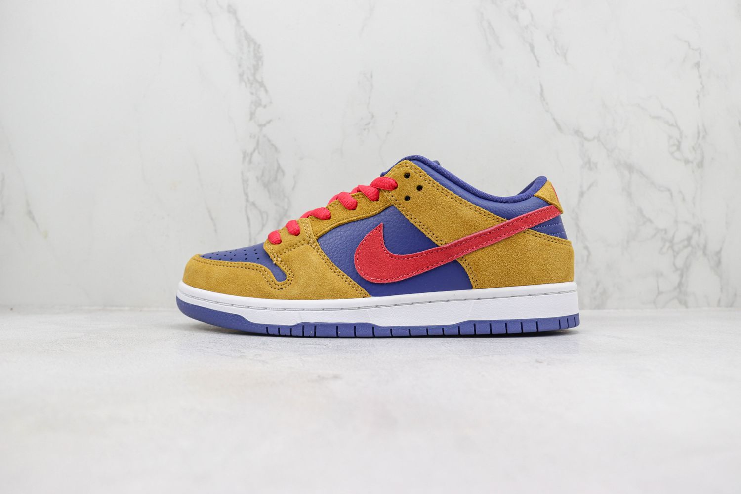 Nike SB Dunk Low Appears In A Reverse “Papa Bear” Colorway