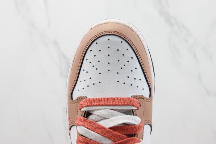  Nike SB Dunk Low 114