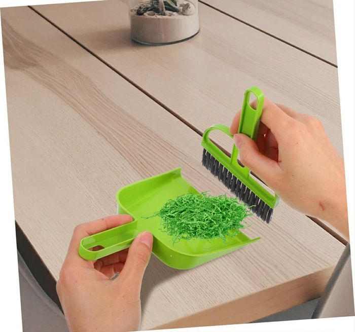 Ширээний хогийн шүүр, тосгуур