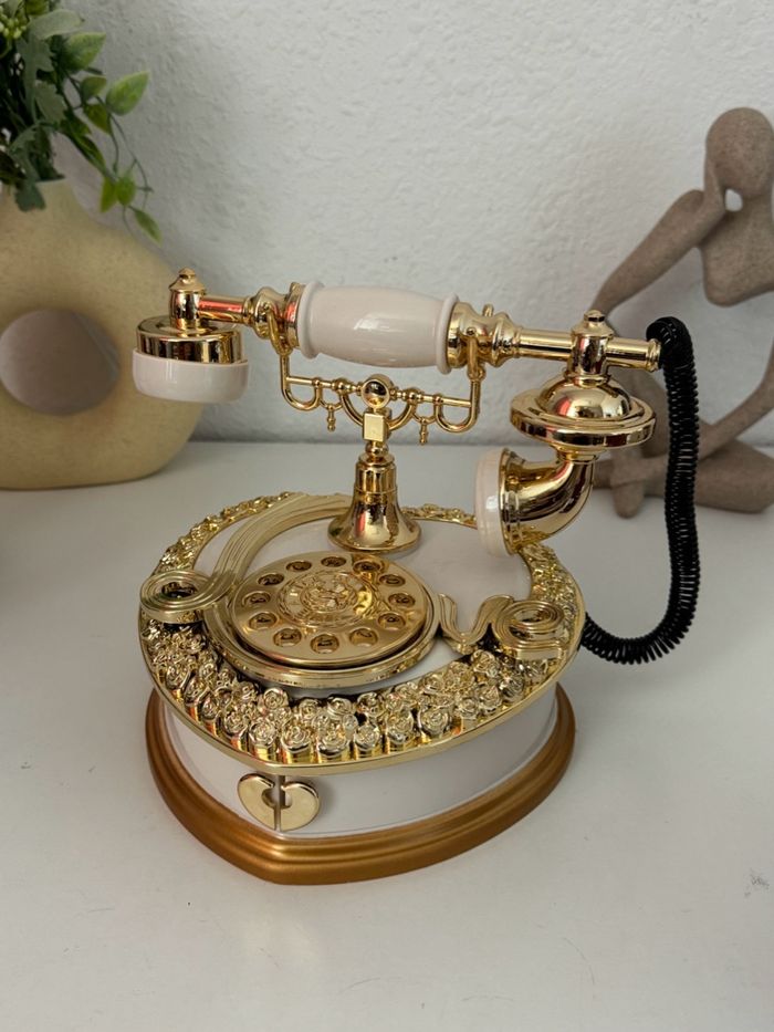 Харилцуур утас - Эгшигт хайрцаг