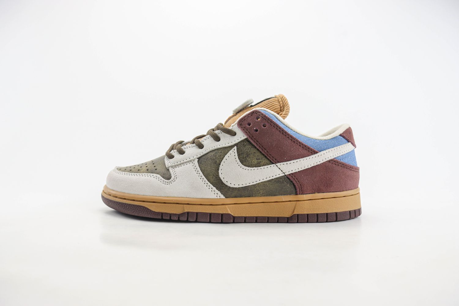 Nike Dunk Low Love and Peace 