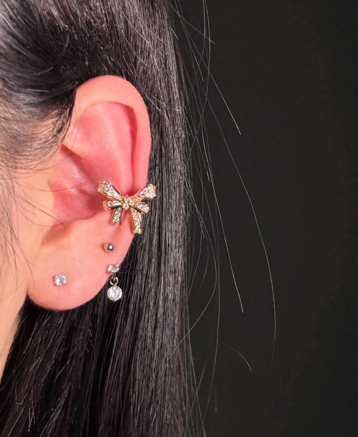 Мөгөөрсний ээмэг