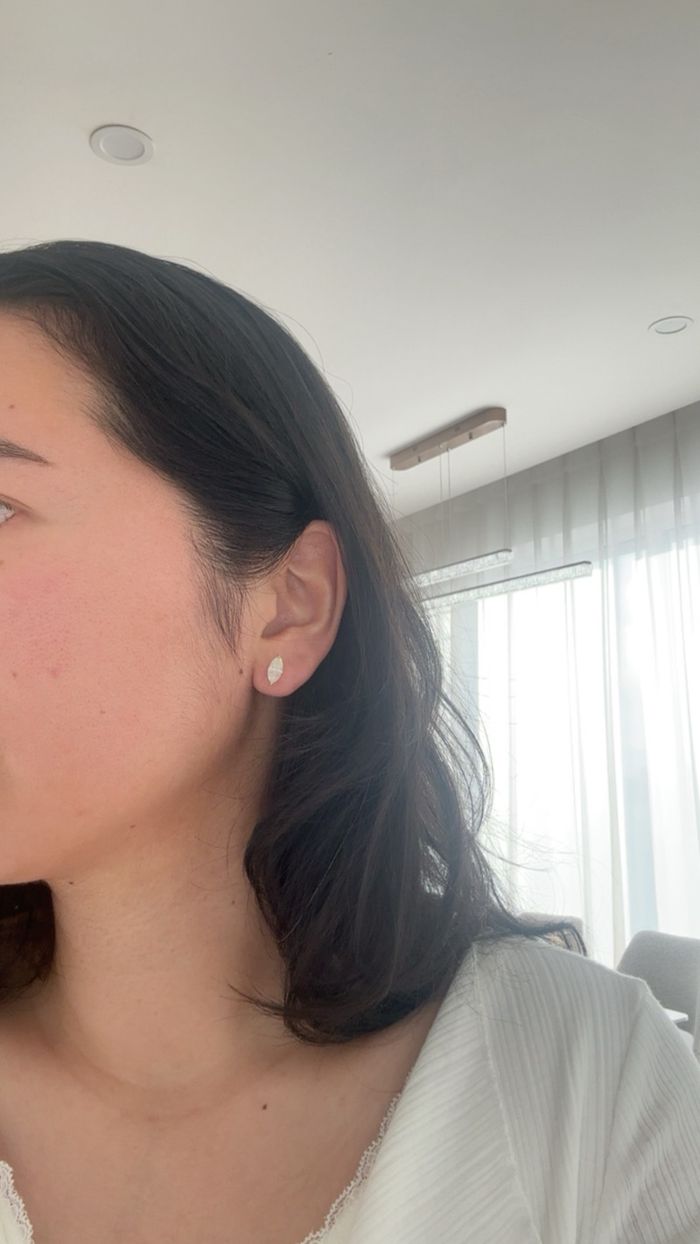 Marquise cut 1 ct yellow gold