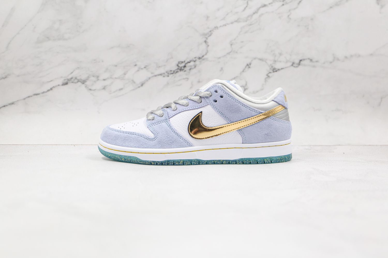 Nike Dunk Low SB x Sean Cliver Holiday Special 2020 