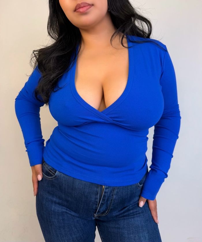 V neck top