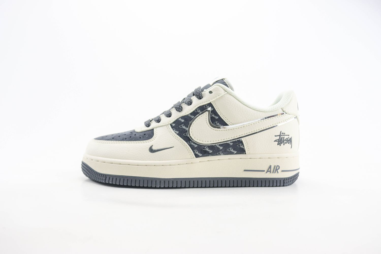 Nike Air Force 1 Low x Stussy 40