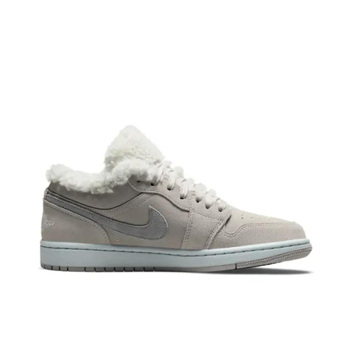 Jordan 1 Low SE Sherpa Fleece Women's
