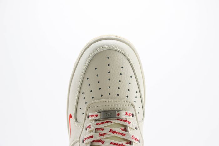 Nike Air Force 1 Low x Supreme 18