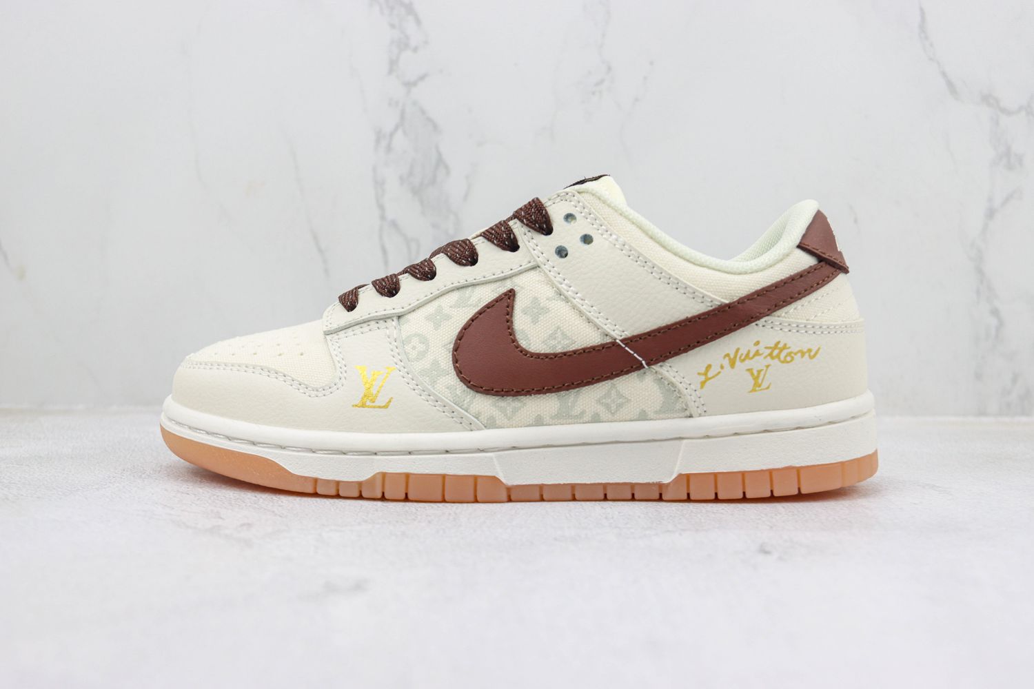 NK SB Dunk Low x LV 126