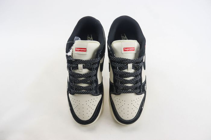  Nike SB Dunk Low x Stussy 71 