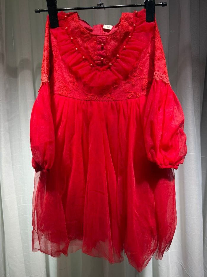 Улаан даашинз