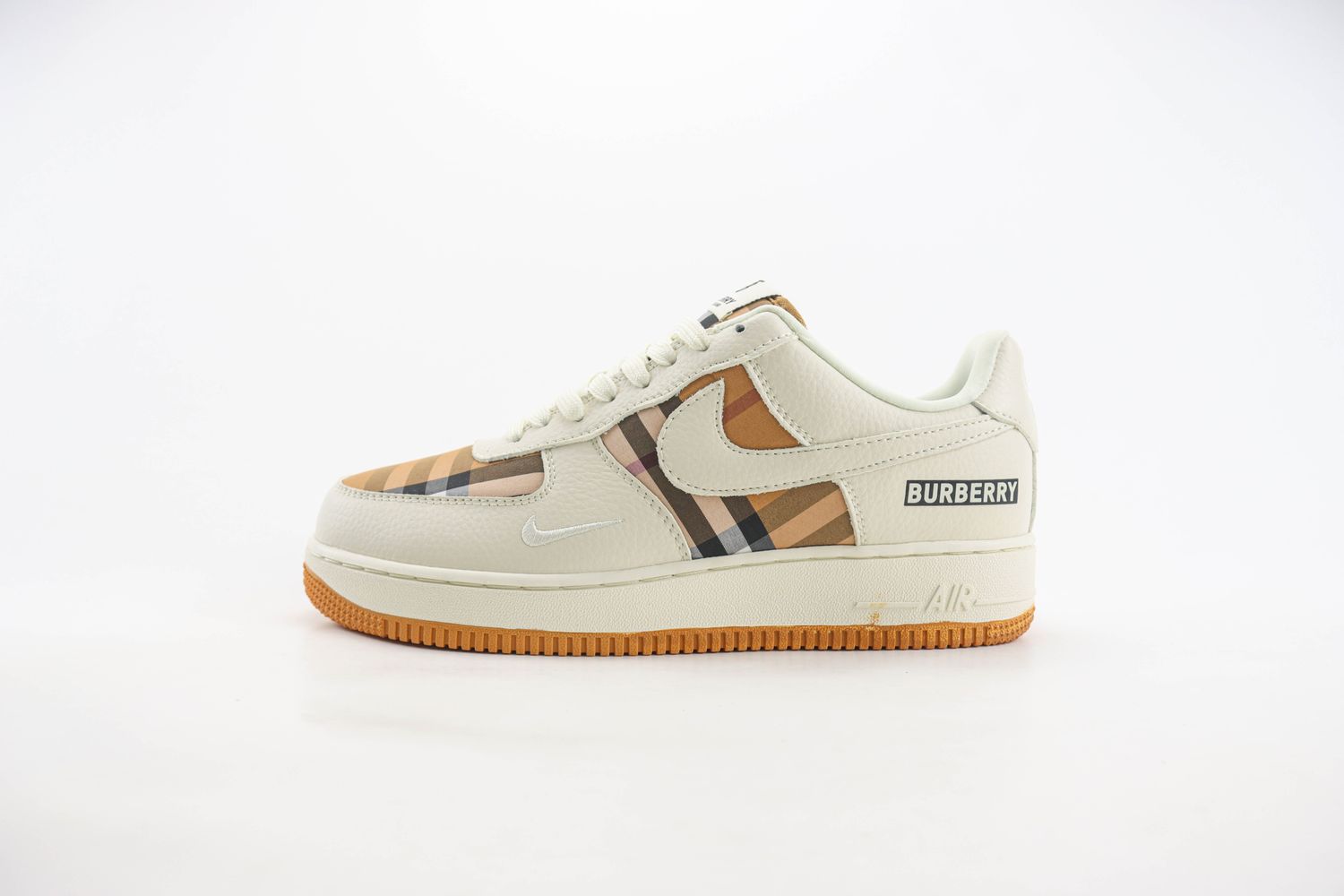 Nike Air Force 1 LOW x Burberry 05