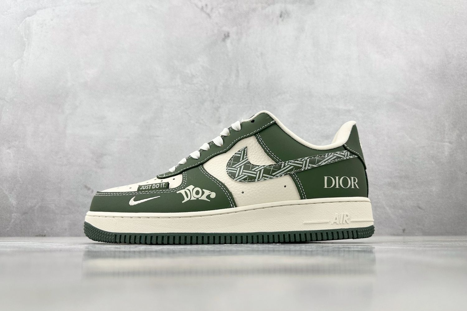 Nike Airforce 1 Low x Dior 03