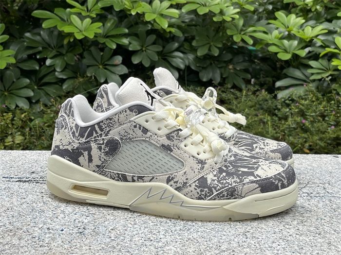 Air Jordan 5 Low WMNS“Expression”