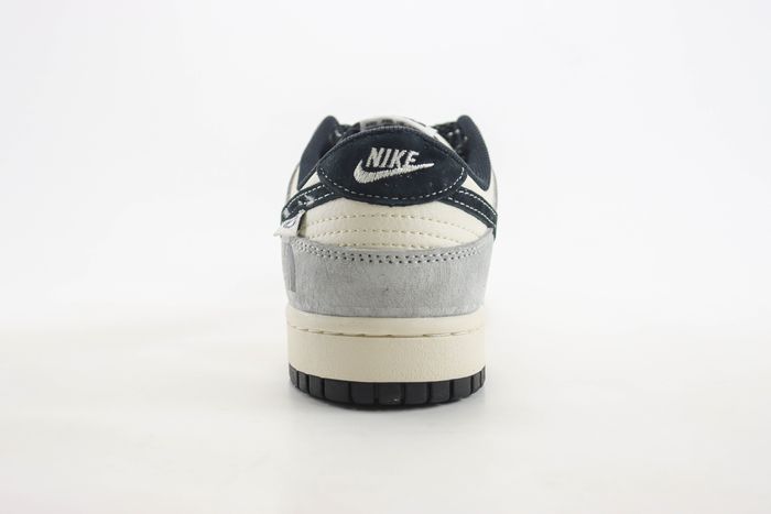 Nike SB Dunk Low x The North Face 33