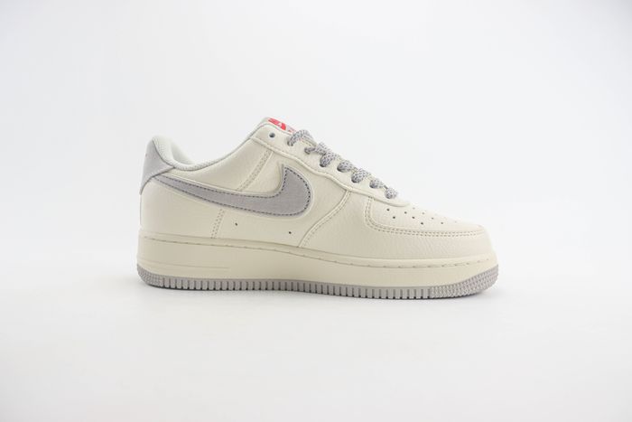 Nike Air Force 1 Low x supreme 87