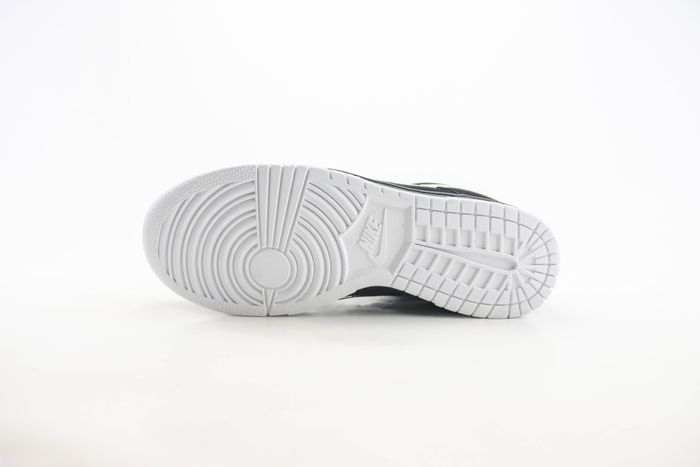  Nike SB Dunk Low x The North Face 02