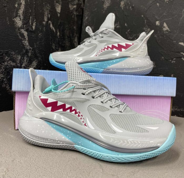 Sonic 12 basketball shoes