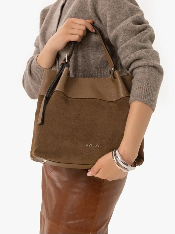 Light brown medium-sized handbag