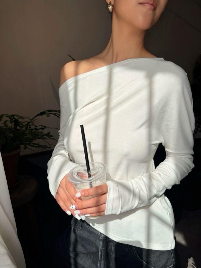 Lyocell Loose off shoulder top