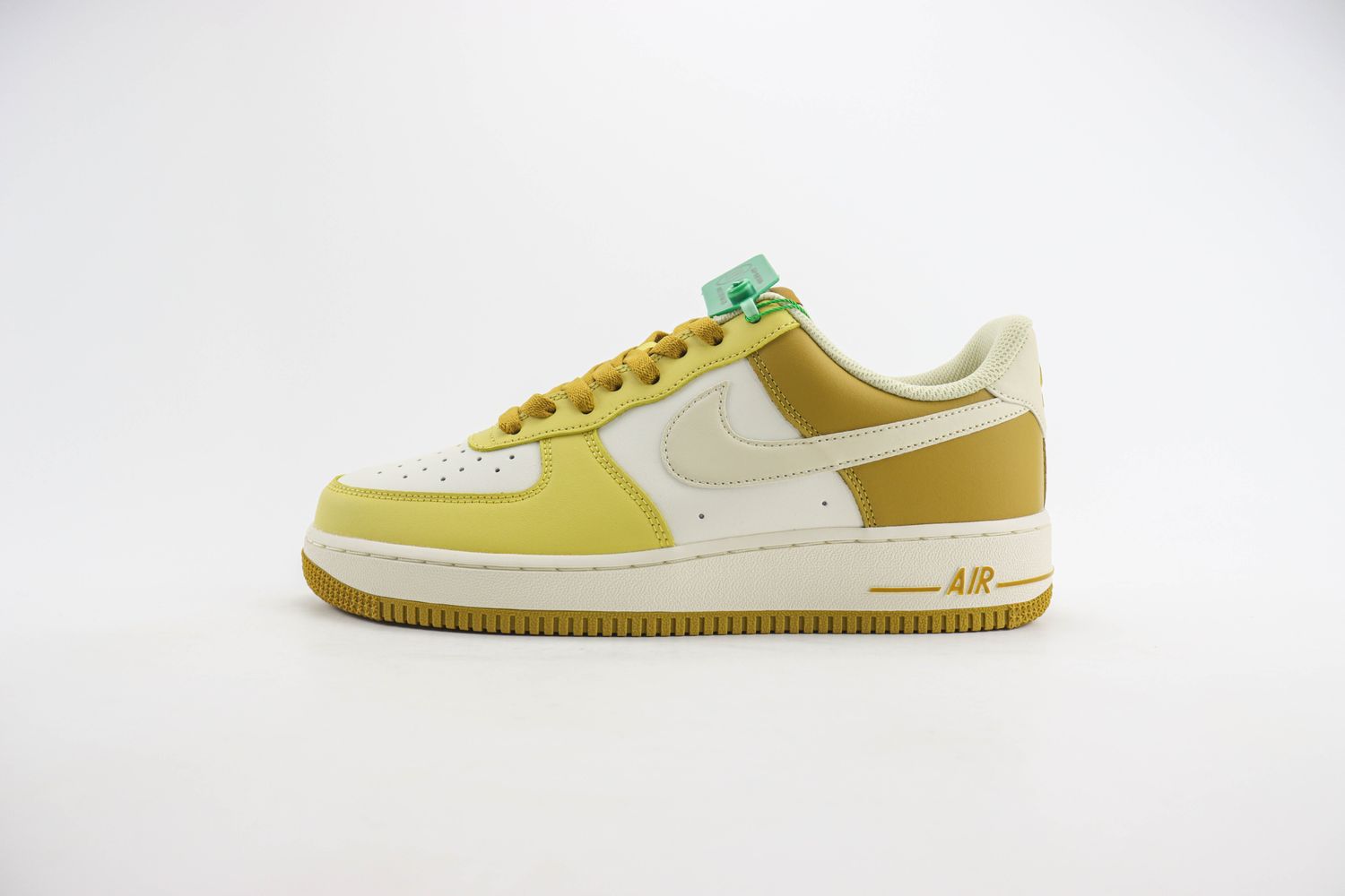 NIKE Air Force 1 Low '07 Bronzine Coconut Milk