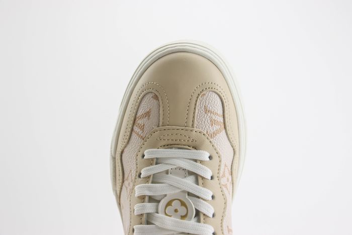 Louis Vuitton LV Groovy WMNS Beige