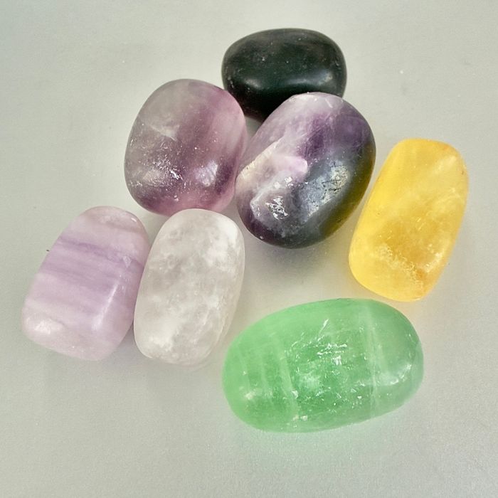 Өнгөлсөн солонгот жонш