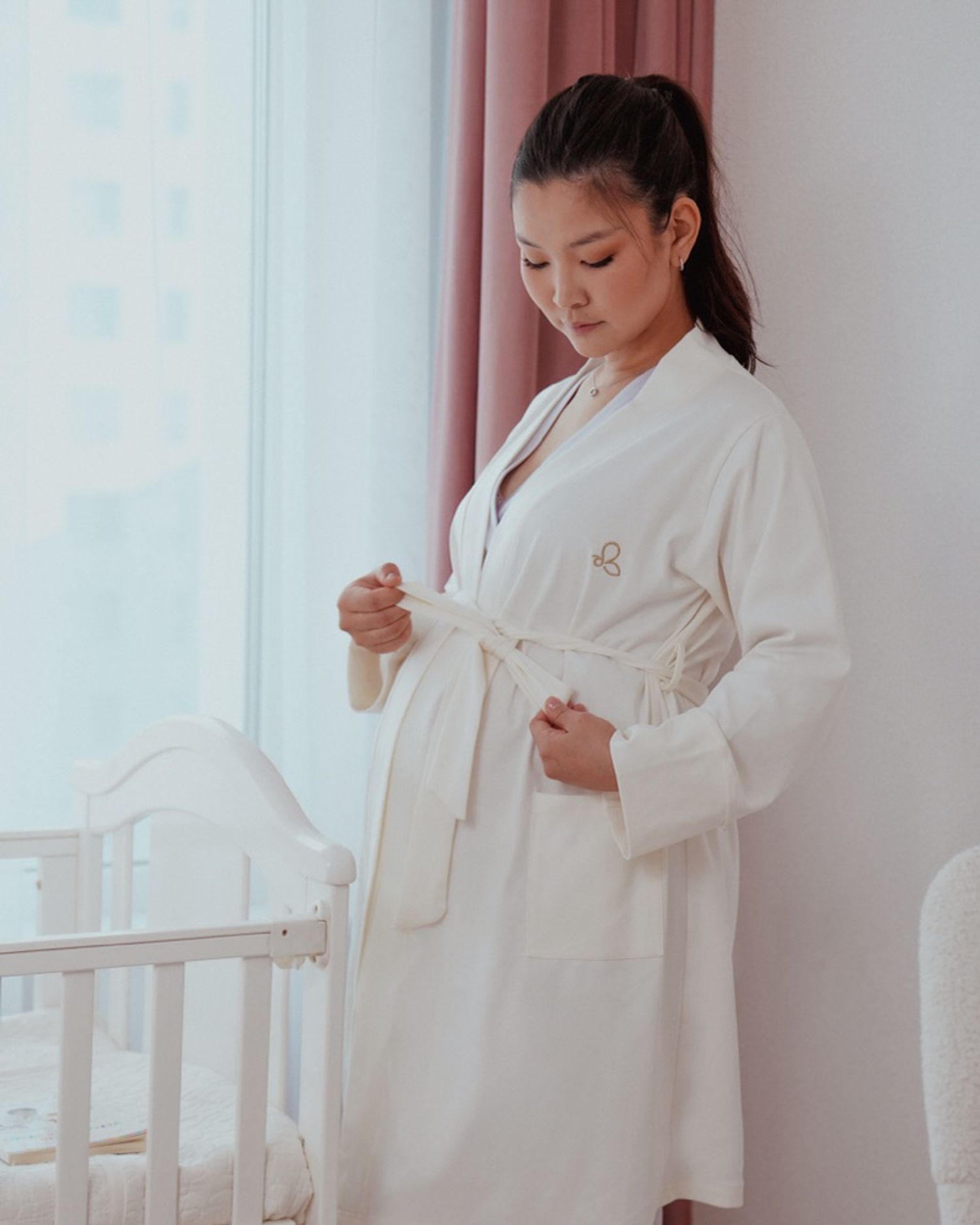 Maternity cotton robe white