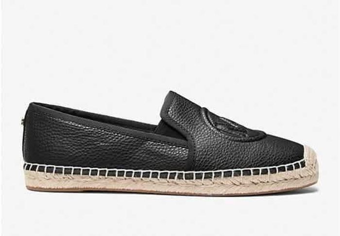 Хар цагаан өнгийн углааш